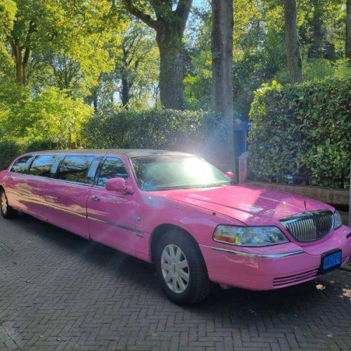 Roze Lincoln limousine huren Bunnik - Utrecht - Baarn - Lopik - Leusden - Limousine huren Soest