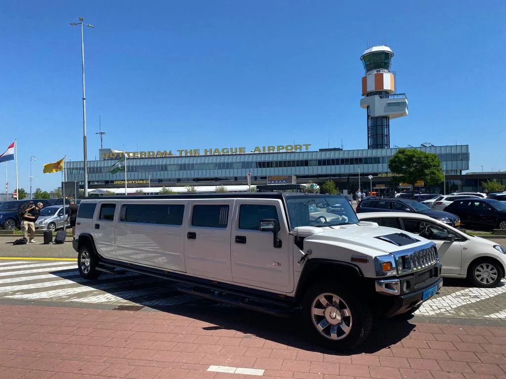Hummer H2 limousine wit - Limousine huren Utrecht