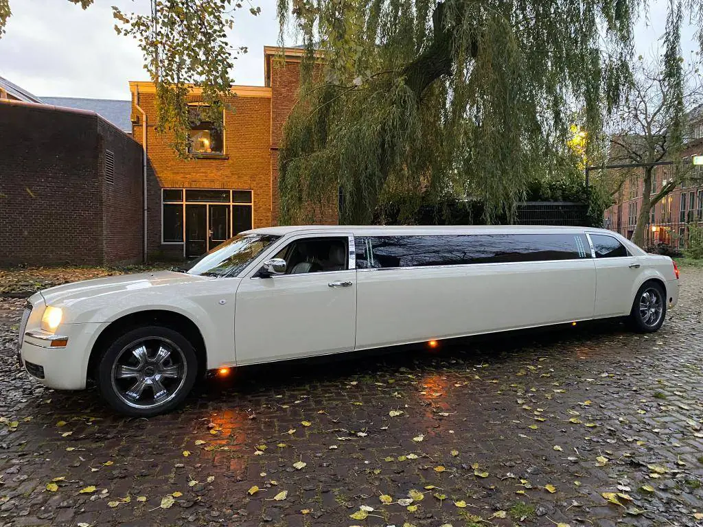 Lincoln limousine huren Utrecht - Limousine huren Lopik - Limousine huren Woudenberg
