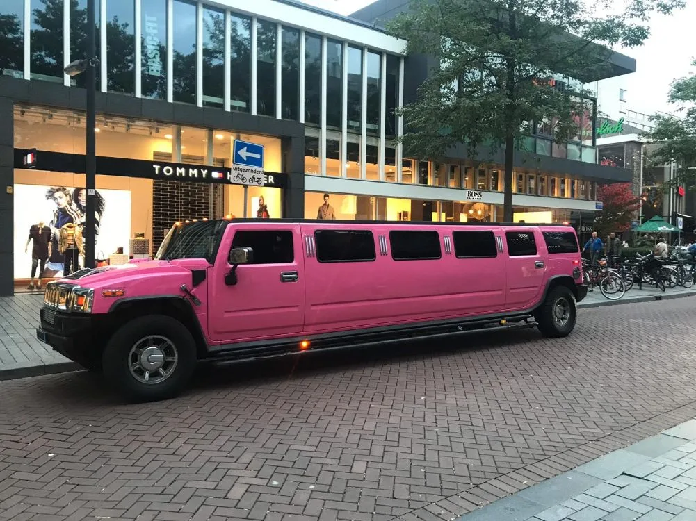 Hummer-H2-Limousine-Roze